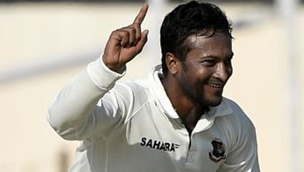 Shakib Al Hasan in action © AFP