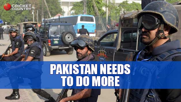 Pakistan security troops around the bus carrying Zimbabwe players © AFP