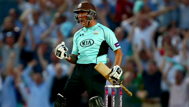 40-year-old Azhar Mahmood showed he still knew how to finish with a flourish © Getty Images