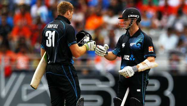 Martin Guptill (left) and Kane Williamson scored 42 runs each South Africa in the first T20I at Kingsmead on August 14, 2015 © Getty Images