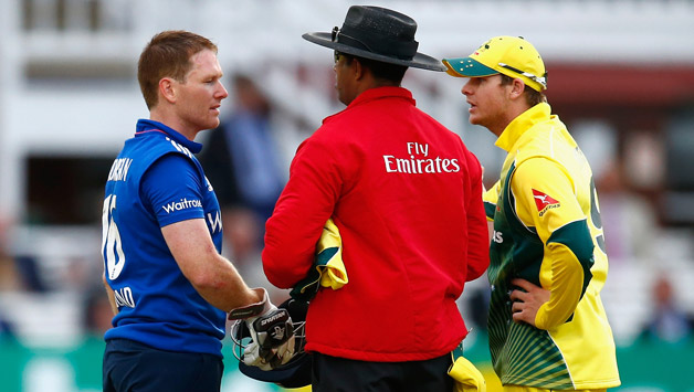 Eoin Morgan (left) questioned the decision on Ben Stokes © Getty Images