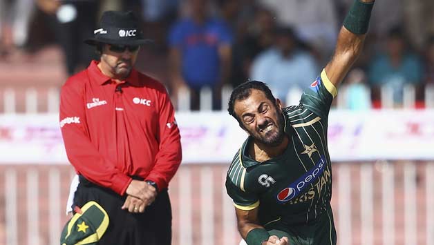 Wahab Riaz used his pace and bounce to pick four Zimbabwe wickets in the 2nd ODI © Getty Images