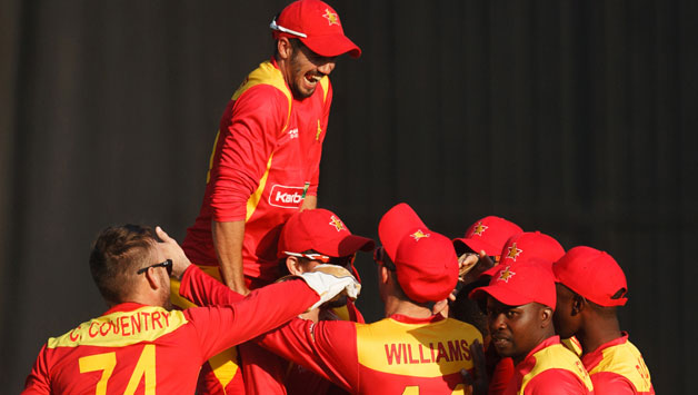 Zimbabwe beat Paksitan in the 2nd ODI by 5 runs (D/L method) © AFP
