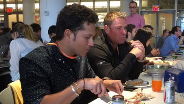 Sachin Tendulkar (left) and Shane Warne shared the moment of having and enjoying lunch together © Cricket All Stars Twitter handle