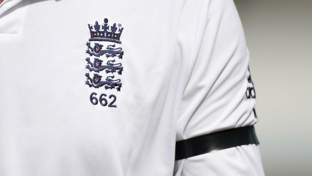 English cricketers were seen wearing a black armband © Getty Images