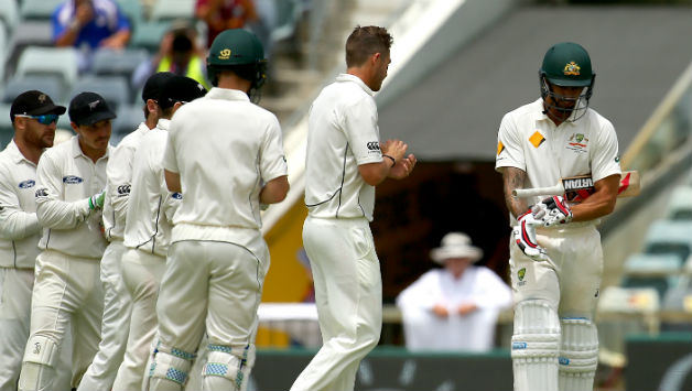 Mitchell Johnson (Extreme Right) walks out to bat for the final time for Australia © Getty Images