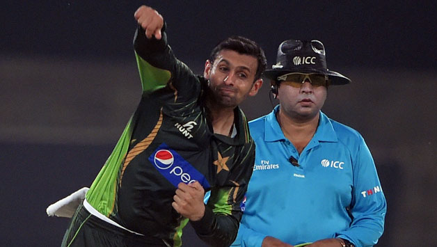 Shoaib Malik (left) dismissed Eoin Morgan (not in picture) to reach the record © AFP (representational image)