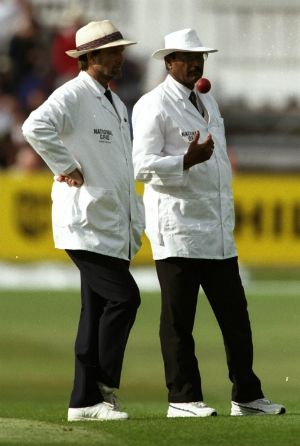 Umpires Peter Willey and Javed Akhtar during the England vs South Africa Test © Getty Images