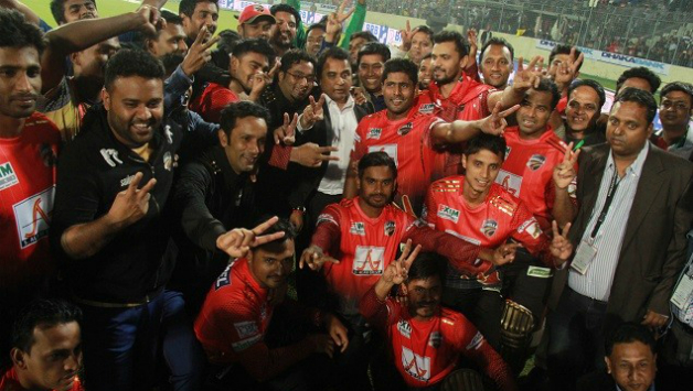 The victorius Comilla Victorians with the BPL trophy after their three-wicket victory. Photo Courtesy: Bangladesh Cricket Board (BCB). 