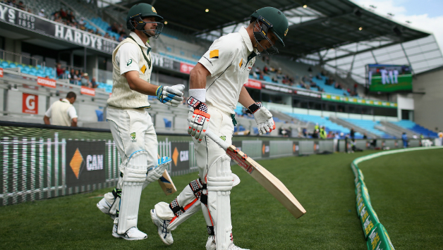 Joe Burns (left) said that he considered himself quite lucky to have got the guidance of David Warner regarding the opening in the Test cricket © Getty Images