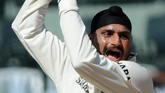 Harbhajan Singh had match-figures of 10/67 as tamil Nadu were bowled out in only 22 overs in chase of 313 © PTI