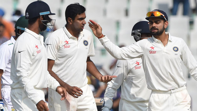 Virat Kohli (Extreme right) believes that it is necessary to give his bowlers confidence © AFP