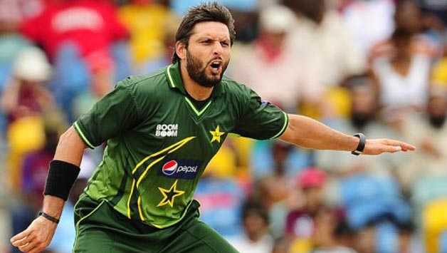 Shahid Afridi fills in because of his experience © AFP