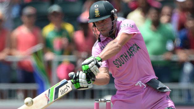 AB de Villiers plays a shot during his remarkable innings of 149 off 44 balls © Getty Images
