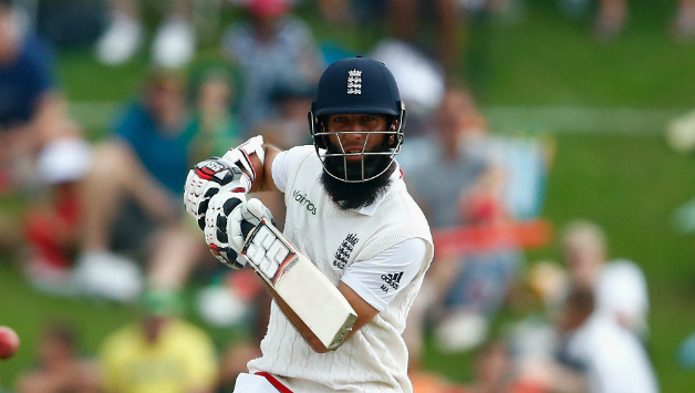 Moeen Ali plays a shot during his unbeaten innings of 25 © Getty Images