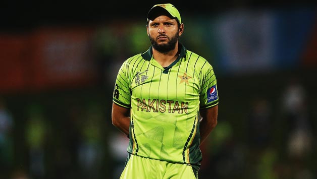 The mediapersons raised slogans against Shahid Afridi outside the dressing room at the Gaddafi stadium © Getty Images
