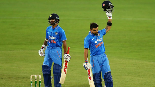 Shikhar Dhawan (Left) and Virat Kohli put on 212 for the second wicket in the Canberra ODI vs Australia © Getty Images