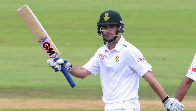 Stephen Cook survived a dismissal scare when batting on 47 © Getty Images