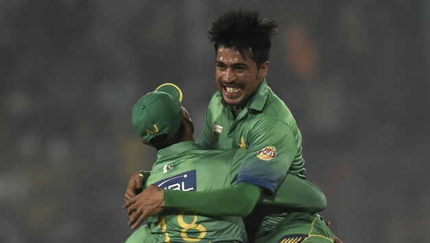 UAE will have a hard time going past Mohammad Aamer (right) © AFP
