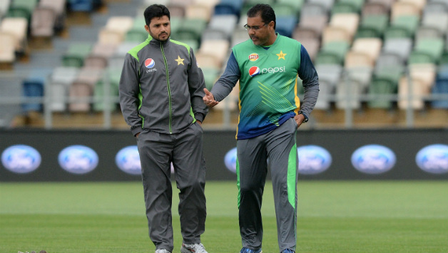 Pakistan head coach Waqar Younis seen with skipper Azhar Ali during New Zealand series © Getty Images