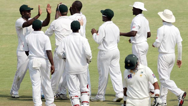 Time for Zimbabwe to take their Test cricket seriously, isn't it? © Getty Images