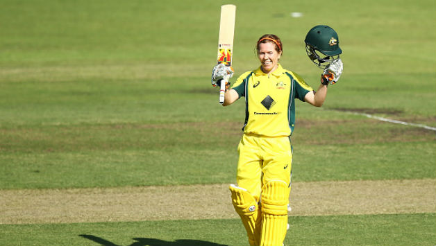 alex blackwell raises bat after her century © Getty Images
