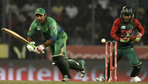 Pakistan managed to post a target of 130 against Bangladesh with Sarfraz Ahmed’s (above) fifty and Shoaib Malik’s crucial 41 © AFP
