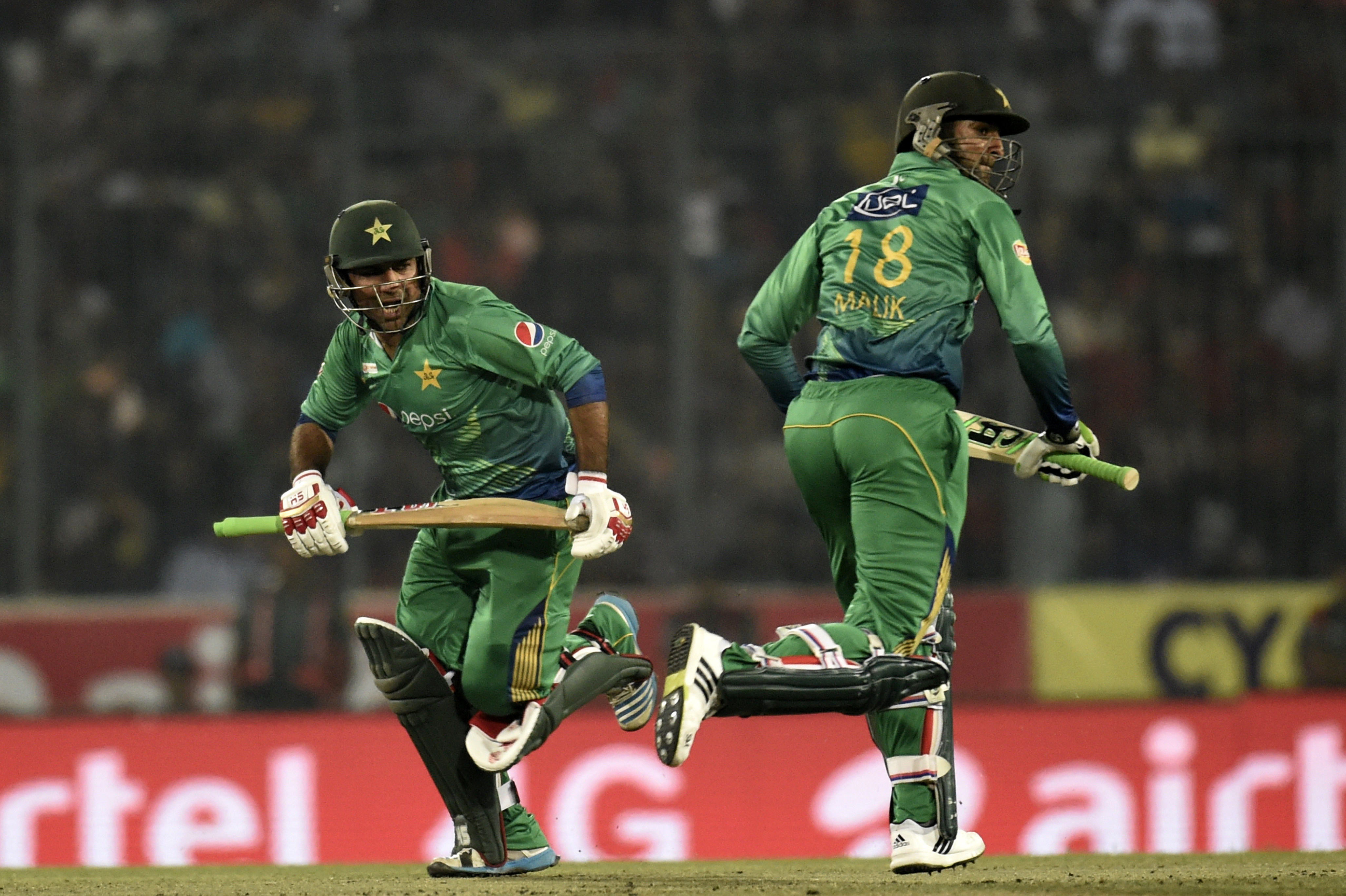 Apart from Shoaib Malik and Sarfaraz Ahmed no other batsmen fared well © AFP