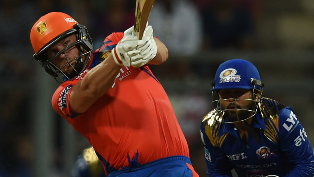 Aaron Finch scored an unbeaten 67 © AFP