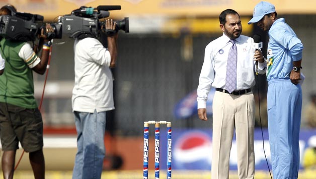 Arun Lal said that he can be back to commentary in two months © AFP
