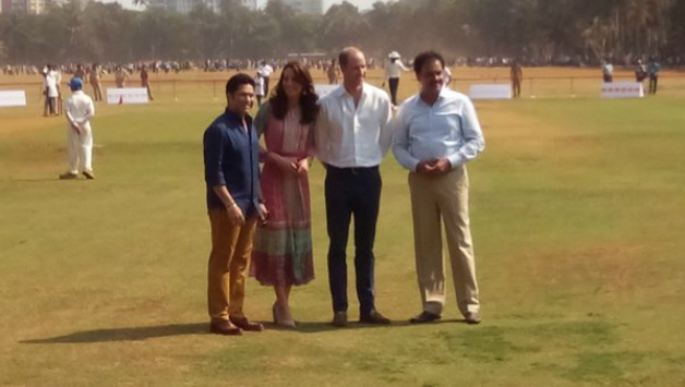 Indian batting legend Sachin Tendulkar met the Duke and Duchess of Cambridge, Prince William and Kate Middleton in Mumbai © Twitter