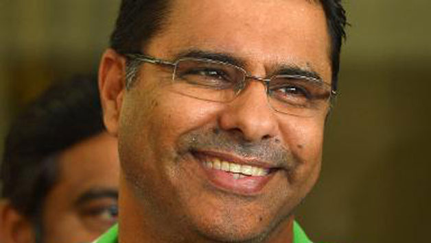 Waqar Younis has signed a deal with Indian TV channel Sony to cover IPL 9 © AFP