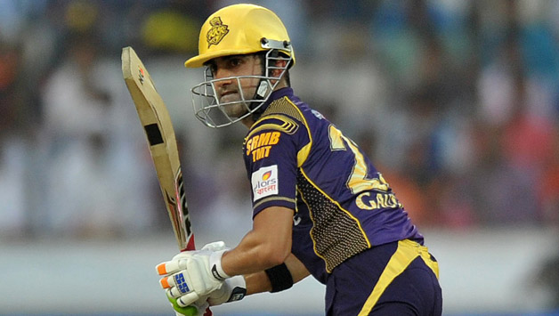 Gautam Gambhir fell for 28 © AFP