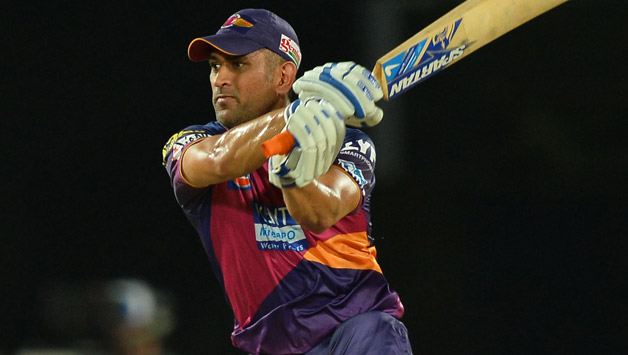 MS Dhoni made 64* off 32 to take his side home against KXIP © AFP