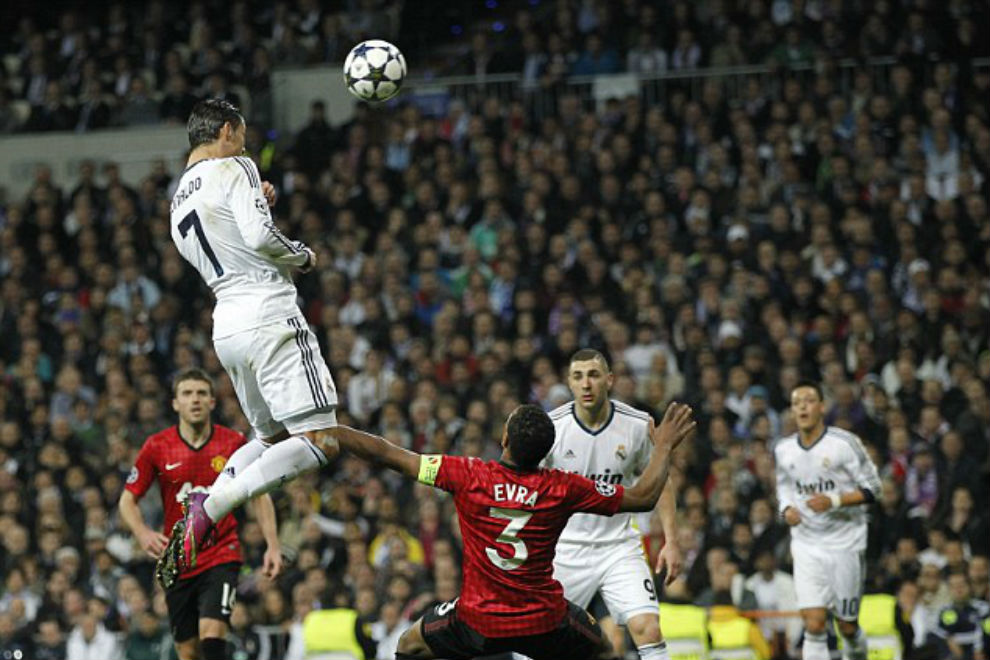 Who is better soccer player between Lionel Messi and Cristiano Ronaldo