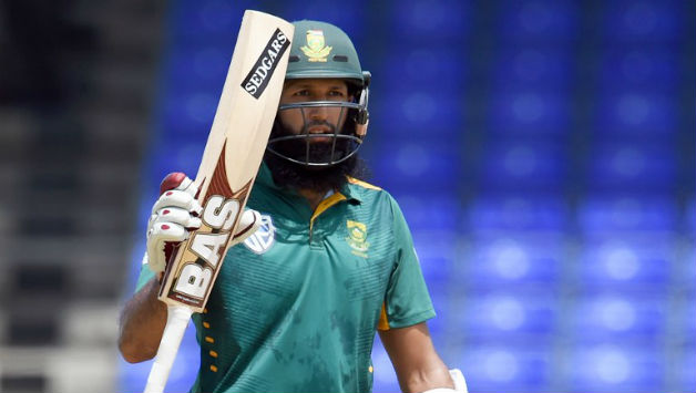 Hashim Amla was well supported by de Kock, who scored 71 © AFP