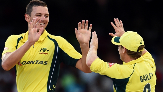 Josh Hazlewood ended with best figures in this series of 5 for 50 © AFP