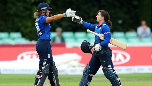 Tammy Beaumont celebrating the partnership with Lauren Winfield © Getty Images