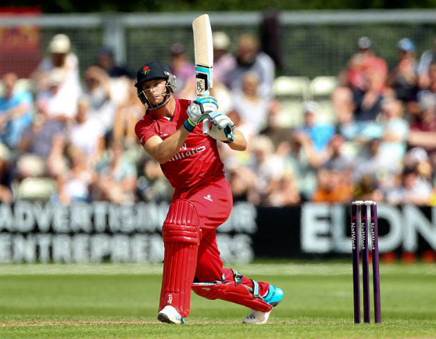 Jos Buttler will hope that his injury is not very serious © Getty Images
