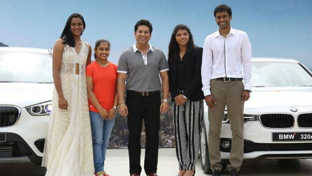 Indian Olympic heroes along with Sachin Tendulkar (centre). Photo Courtesy: indiatoday.in