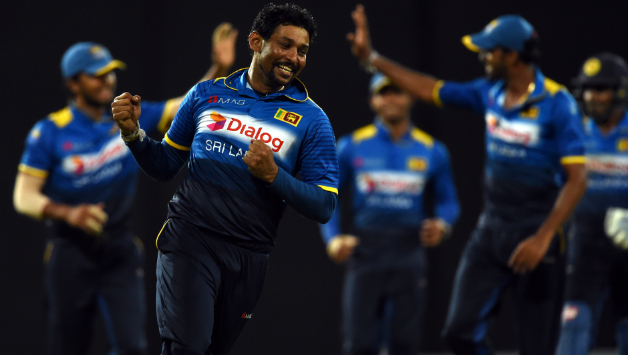 Tillakaratne Dilshan celebrates picking wicket of Usman Khawaja in 2nd T20I in Colombo © AFP