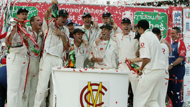 England celebrate after regaining The Ashes in 2005 © Getty Images