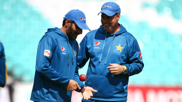 Mickey Arthur feels Misbah-ul-Haq and Younis Khan's high fitness standards, drive them © Getty Images