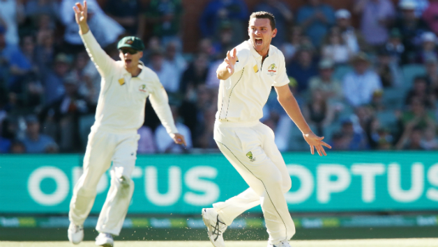 Josh Hazlewood ended second session with figures of 1 for 15 against South Africa © Getty Images