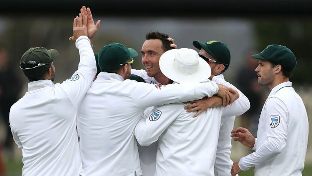 Kyle Abbott recorded figures of 6 for 77  © Getty Images