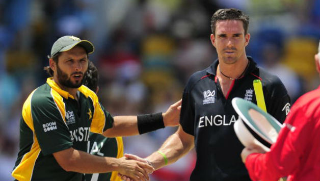 Both Shahid Afridi and Kevin Pietersen are legendary cricketers of their respective teams © AFP