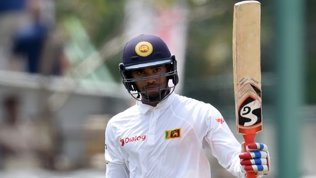 Dhananjaya de Silva batted at 59 at tea © AFP
