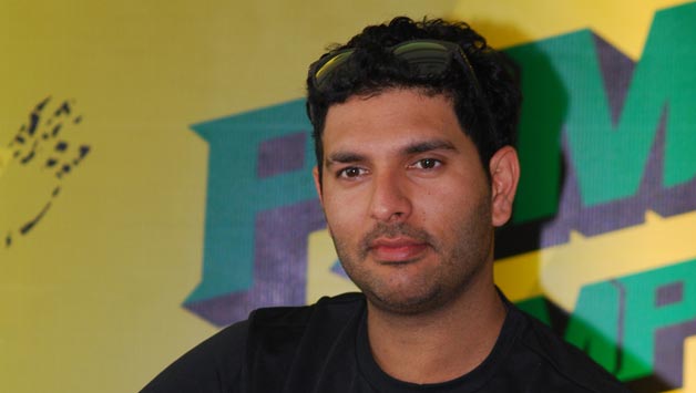 Yuvraj Singh's recent tweet hints at a possible romance between teammate Zaheer Khan and actress Sagarika Ghatge © IANS 