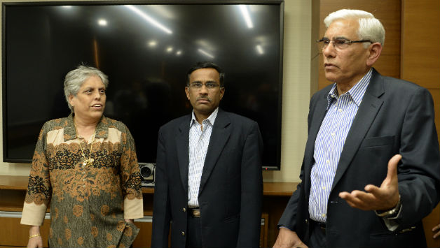 BCCI COA members Vinod Rai (R) Diana Edulji (L) and banker Vikram Limaye (C) © AFP 