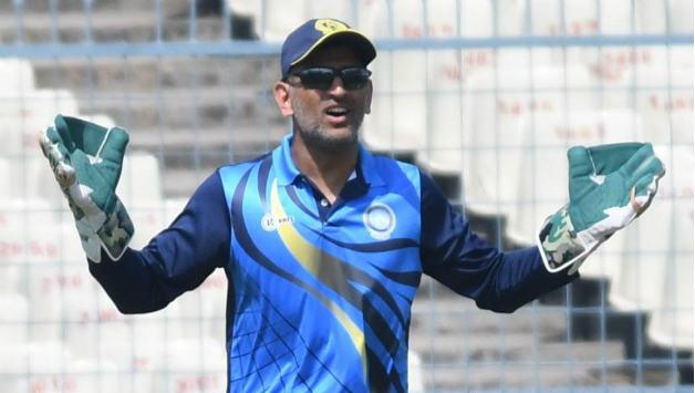 "I have never had an opportunity to enjoy a one-on-one session with Dhoni bhai. Today since the match was postponed, I went up to him and sought his time," said Shreevats Goswami © IANS